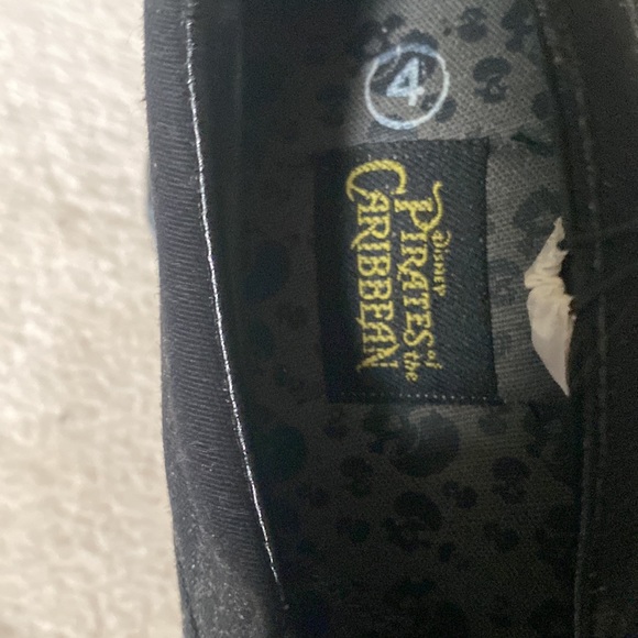 NWT Pirates of the Caribbean Black/Gray Slip on Sneakers - Picture 4 of 7